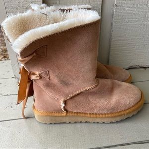 UGGS lace up ribbon boots